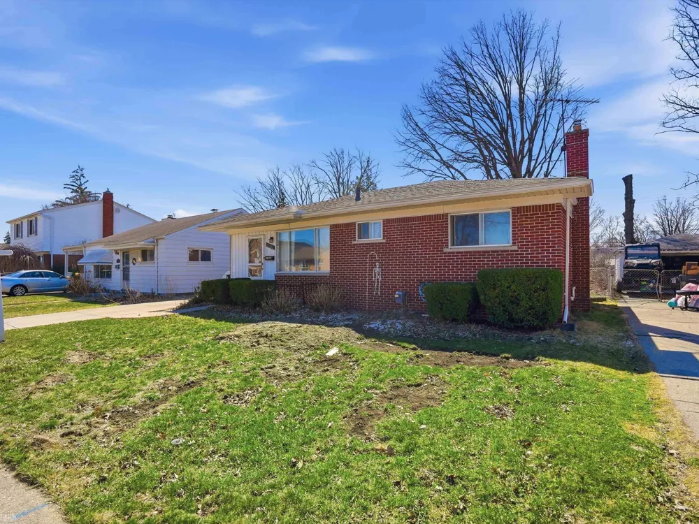 21612 Bon Brae Street St Clair Shores City, MI 48081