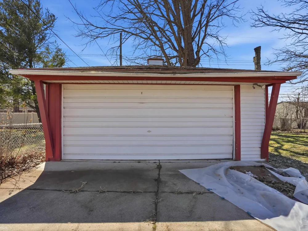 21612 Bon Brae Street St Clair Shores City, MI 48081