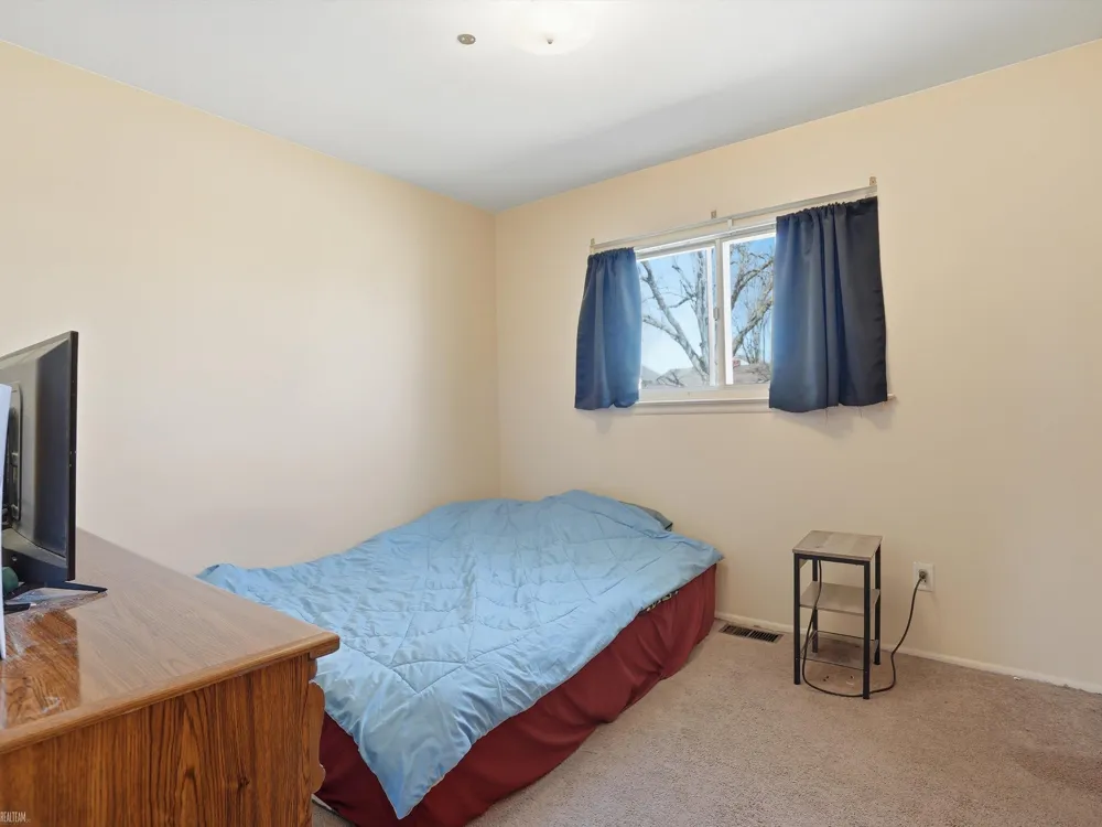 21612 Bon Brae Street St Clair Shores City, MI 48081
