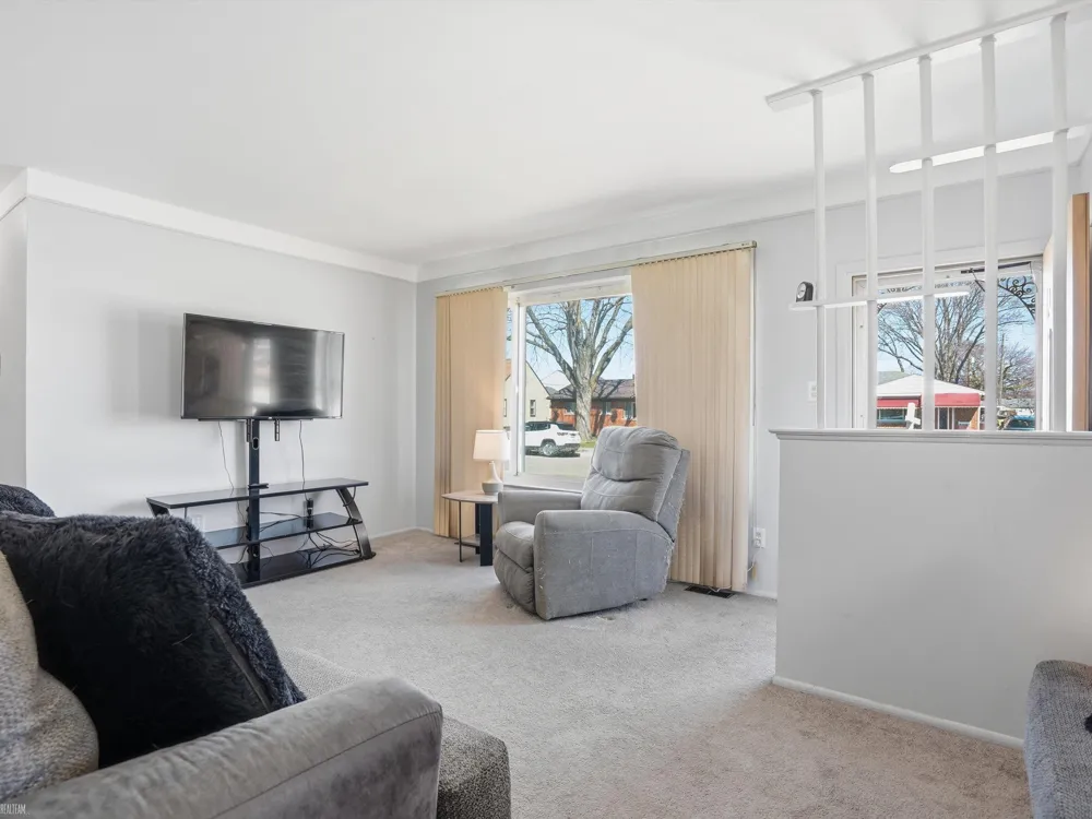 21612 Bon Brae Street St Clair Shores City, MI 48081