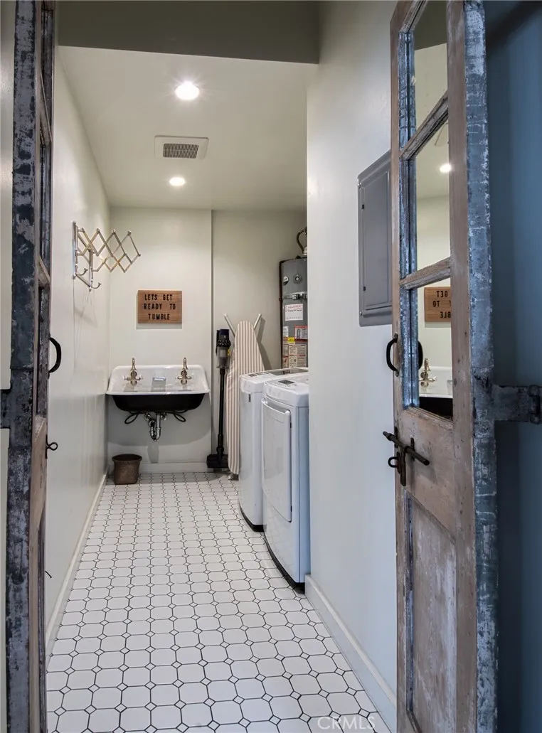 2285 Tustin Avenue Newport Beach, CA 92660