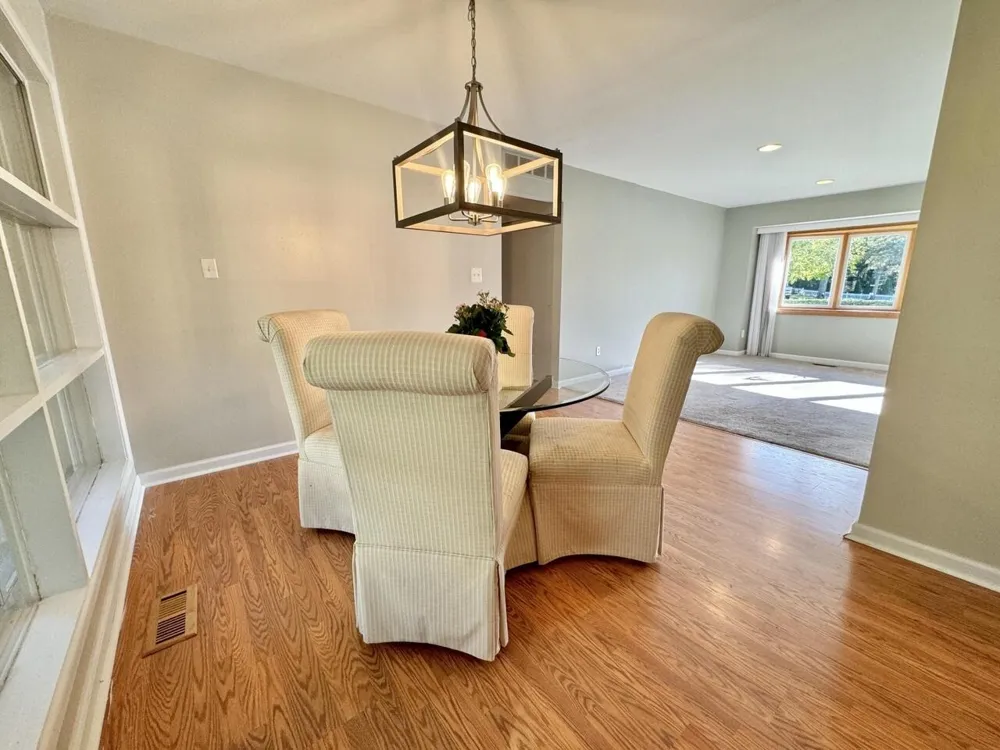 24461 Willow Lane Novi City, MI 48375