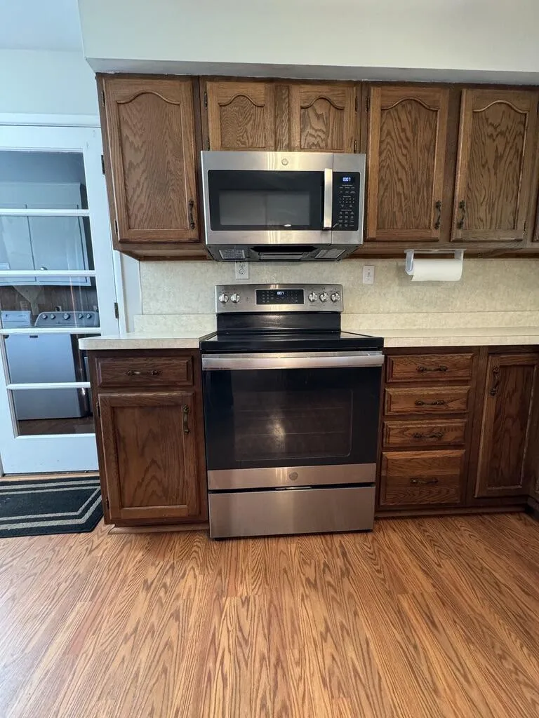 24461 Willow Lane Novi City, MI 48375