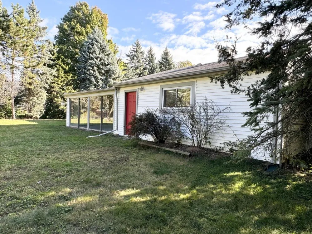 24461 Willow Lane Novi City, MI 48375
