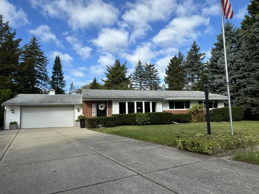 24461 Willow Lane Novi City, MI 48375