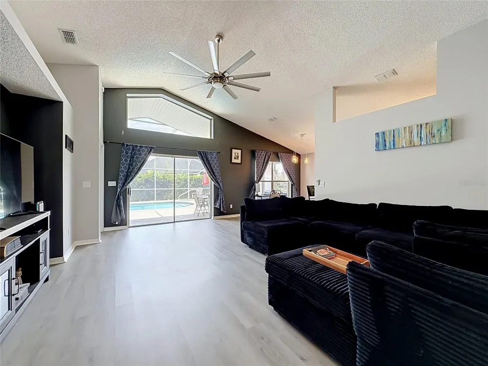 2244 MALLORY CIRCLE Haines City, FL 33844