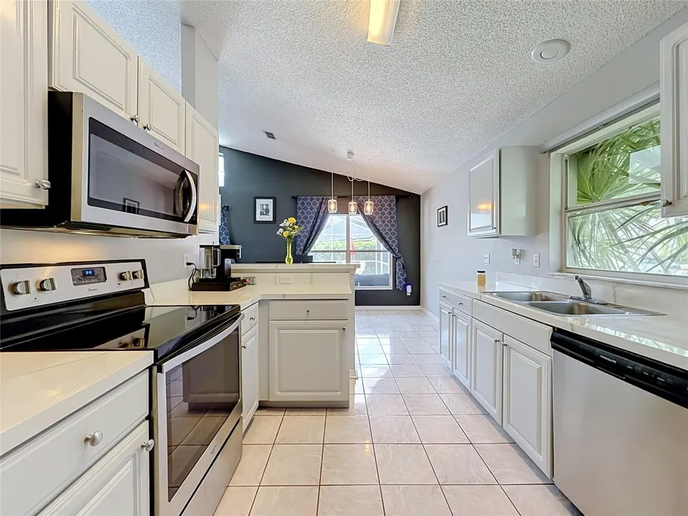 2244 MALLORY CIRCLE Haines City, FL 33844