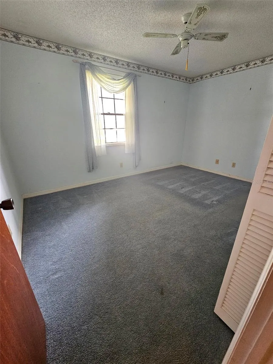 1292 E LAKE SHORE BOULEVARD Kissimmee, FL 34744
