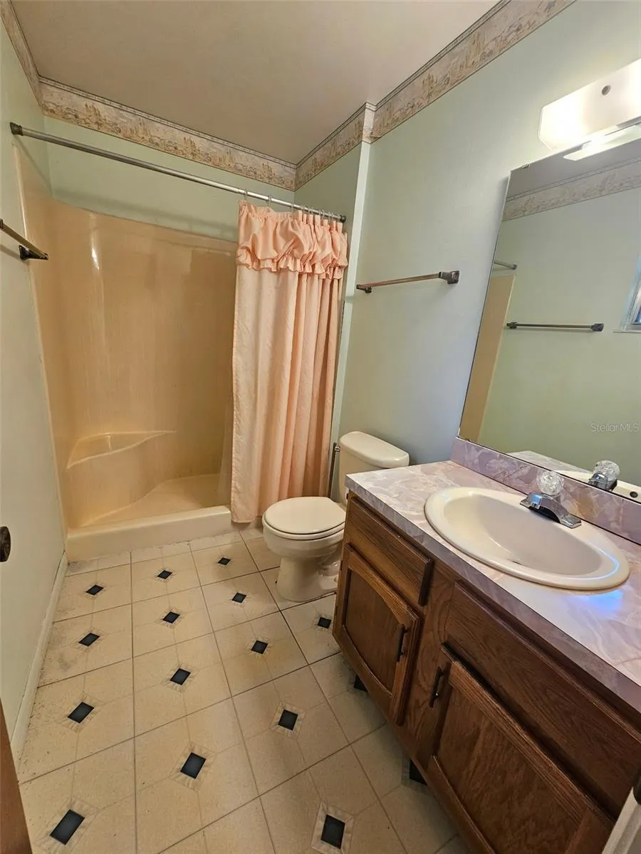 1292 E LAKE SHORE BOULEVARD Kissimmee, FL 34744
