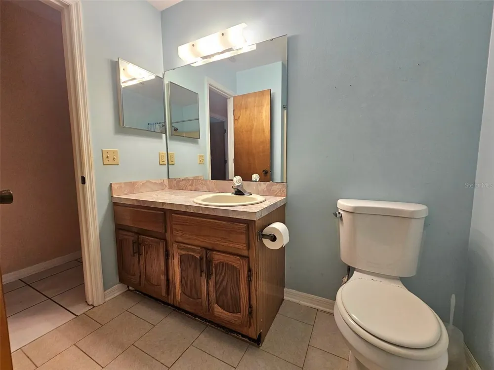 1292 E LAKE SHORE BOULEVARD Kissimmee, FL 34744