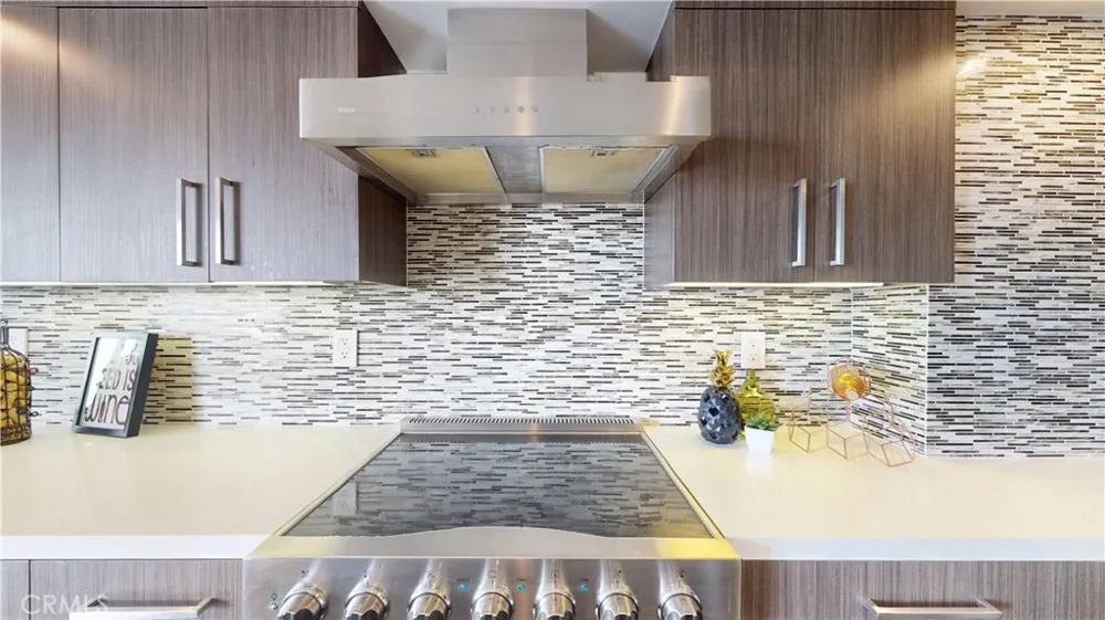 818 Doheny Drive #908 West Hollywood, CA 90069