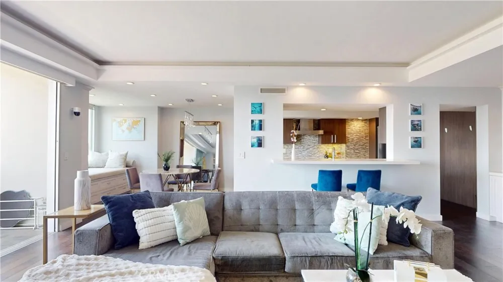 818 Doheny Drive #908 West Hollywood, CA 90069