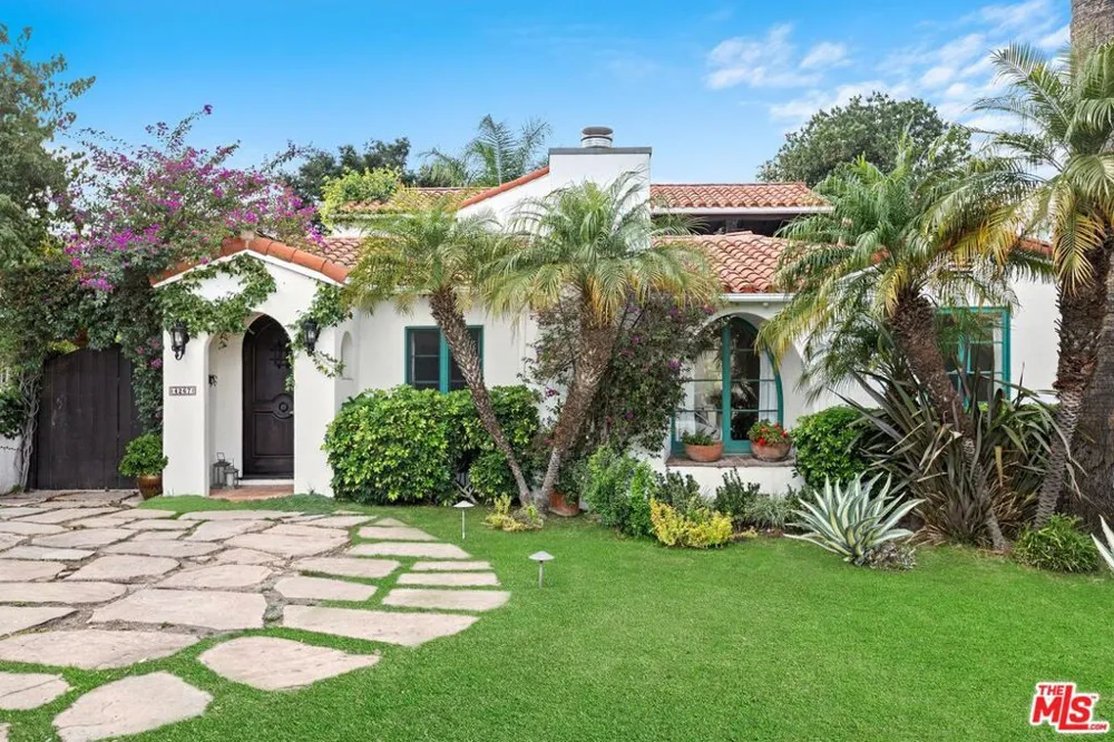 4267 Murietta Avenue Sherman Oaks, CA 91423