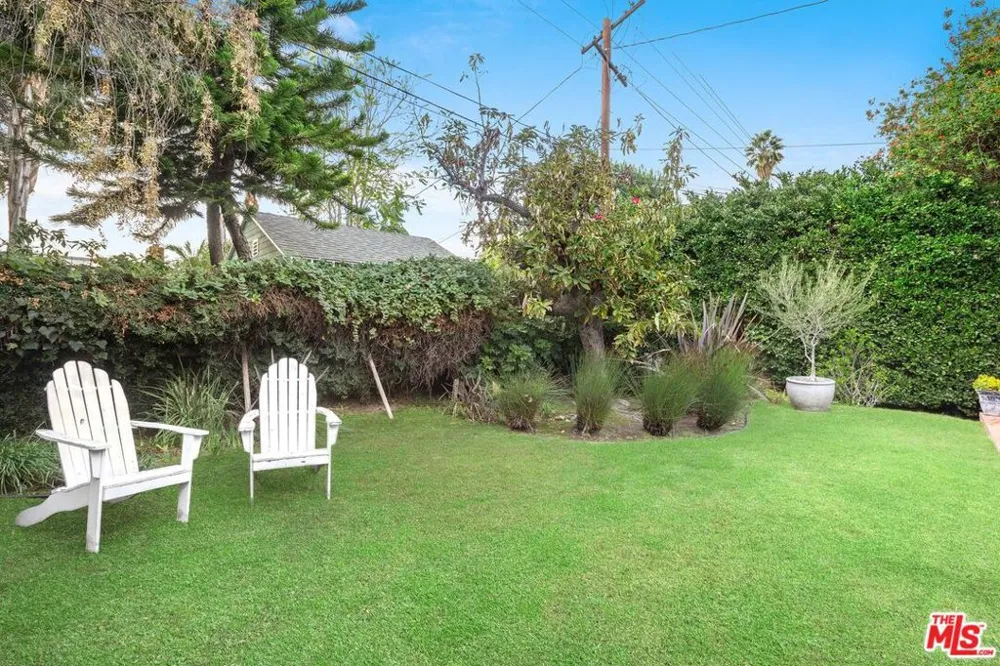 4267 Murietta Avenue Sherman Oaks, CA 91423