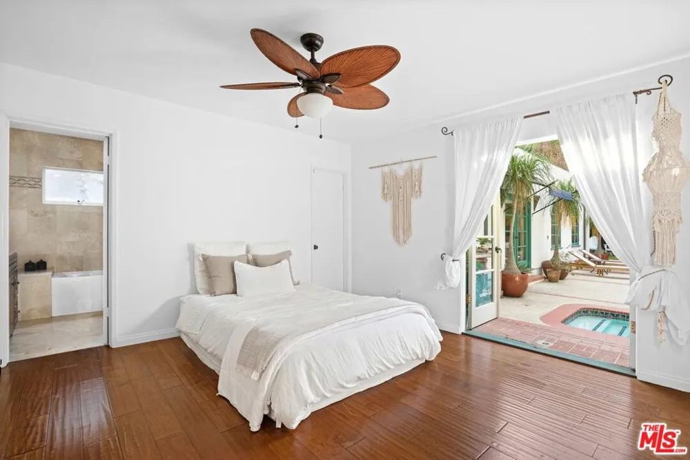 4267 Murietta Avenue Sherman Oaks, CA 91423