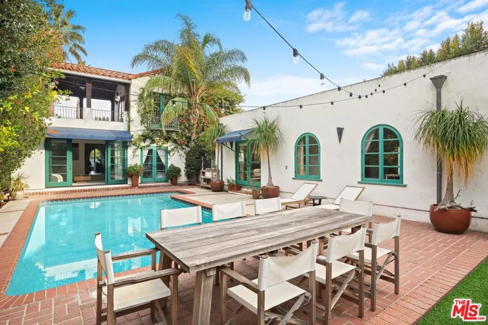 4267 Murietta Avenue Sherman Oaks, CA 91423
