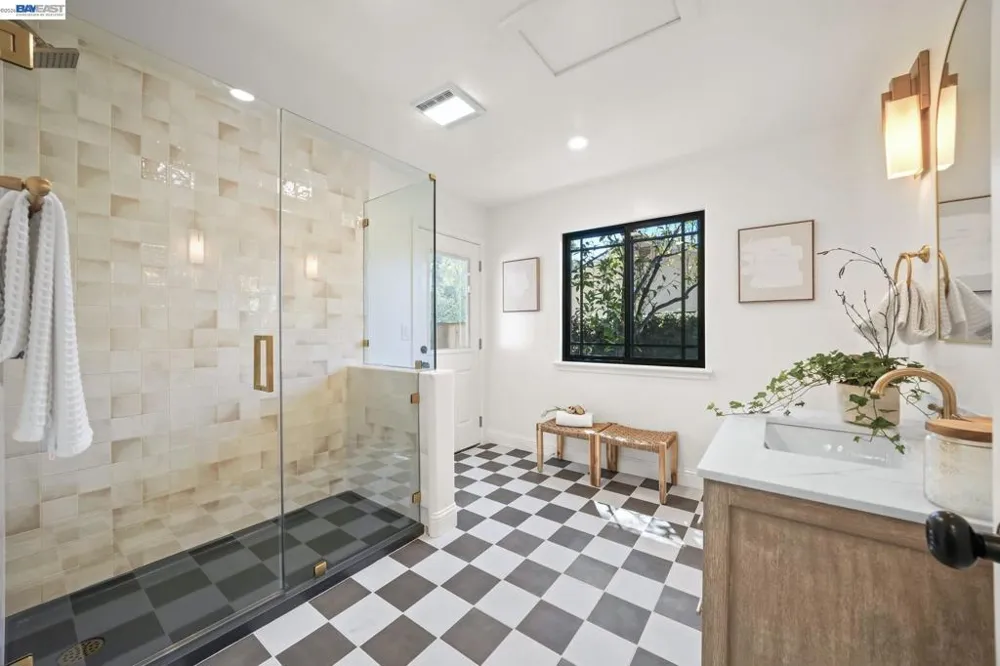 2883 Bowling Green Dr Walnut Creek, CA 94598
