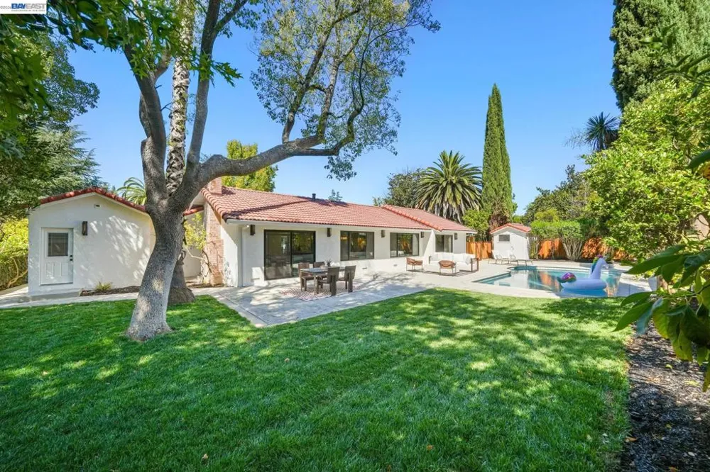 2883 Bowling Green Dr Walnut Creek, CA 94598