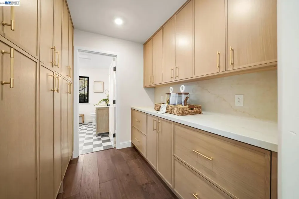 2883 Bowling Green Dr Walnut Creek, CA 94598