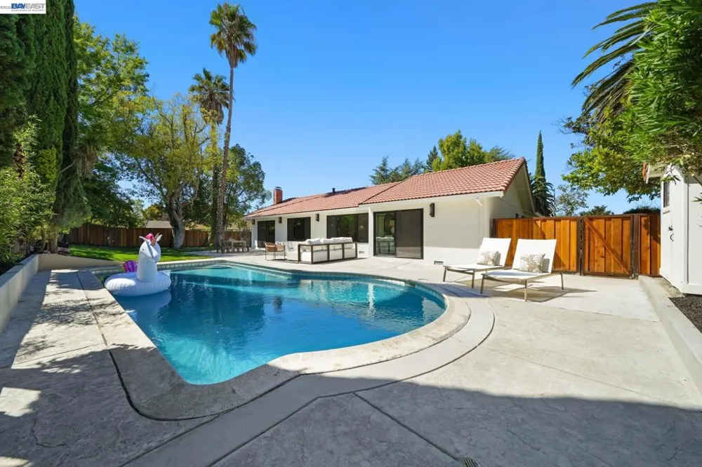 2883 Bowling Green Dr Walnut Creek, CA 94598