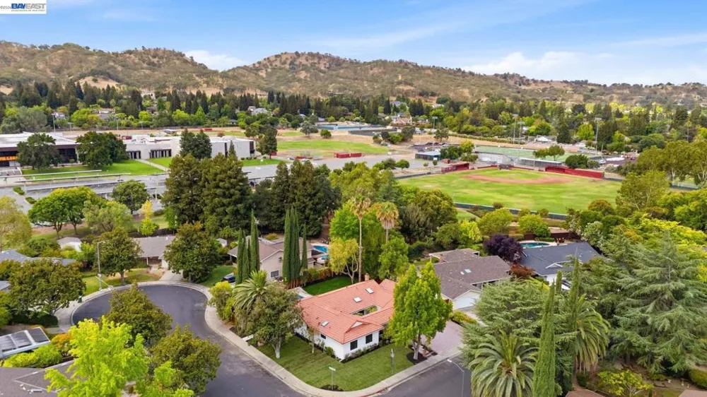 2883 Bowling Green Dr Walnut Creek, CA 94598