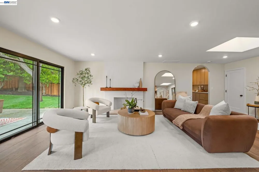 2883 Bowling Green Dr Walnut Creek, CA 94598