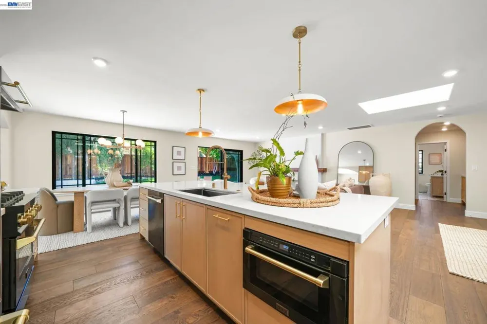 2883 Bowling Green Dr Walnut Creek, CA 94598