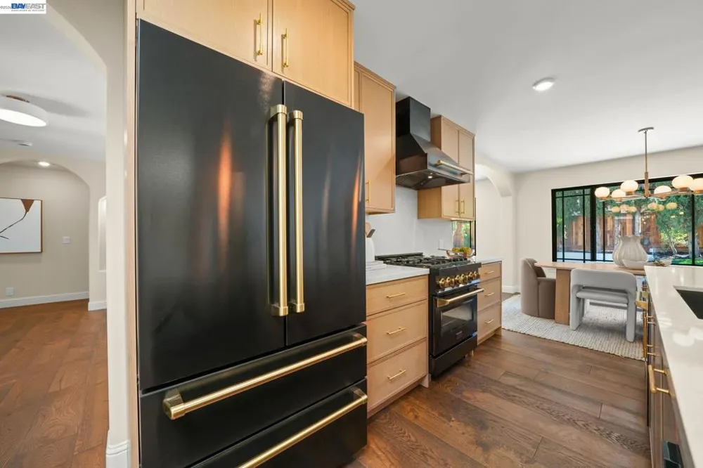 2883 Bowling Green Dr Walnut Creek, CA 94598
