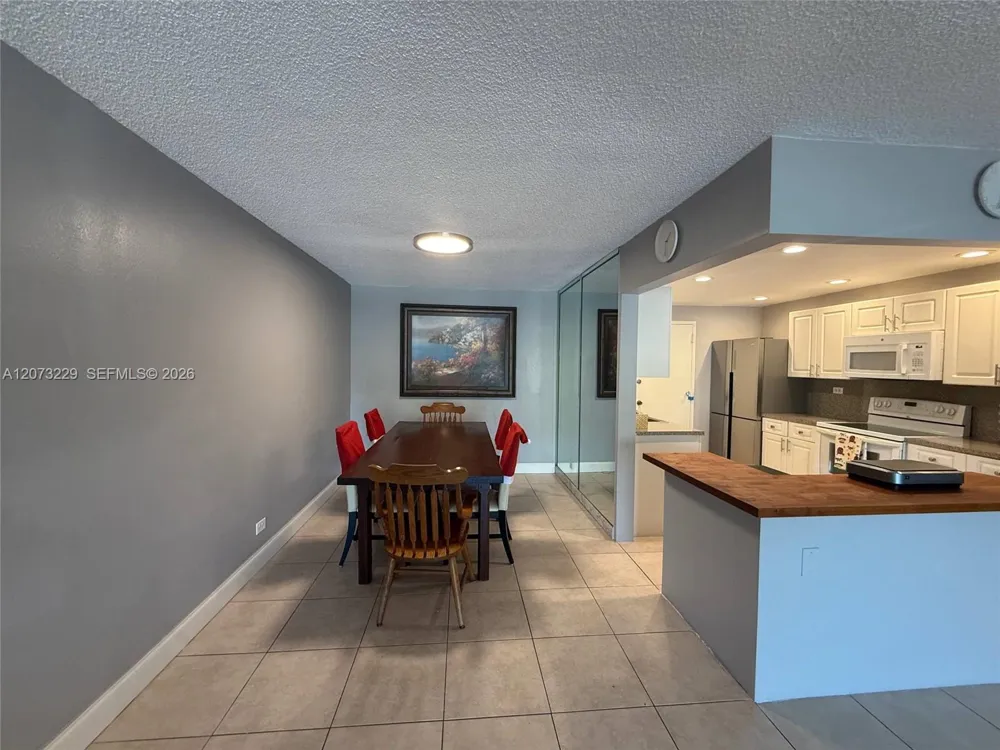 800 NE 195th St #211 Miami, FL 33179