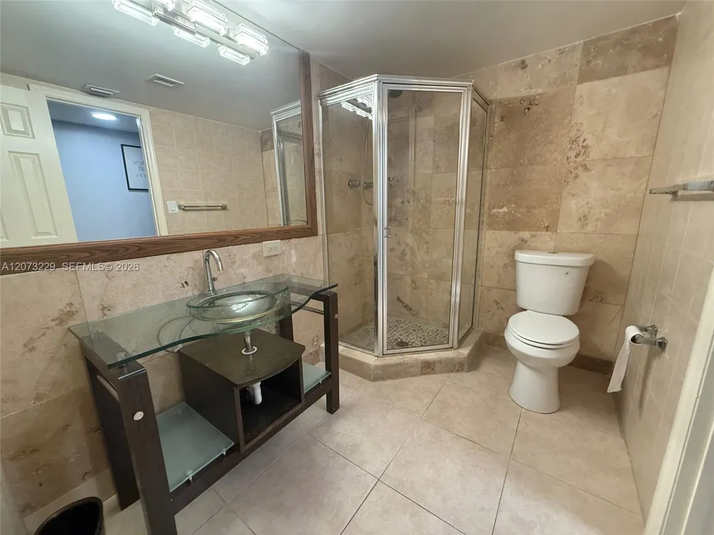 800 NE 195th St #211 Miami, FL 33179