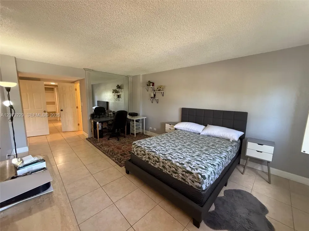 800 NE 195th St #211 Miami, FL 33179