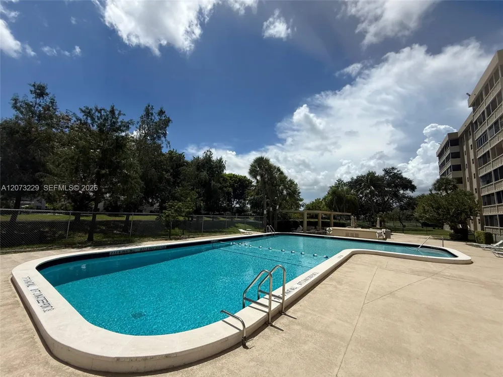 800 NE 195th St #211 Miami, FL 33179