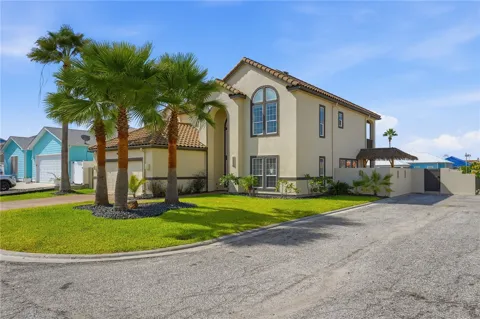 111 Angelfish Court