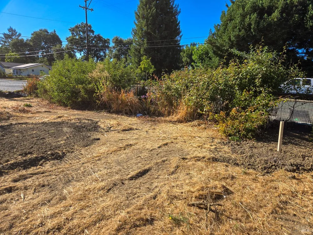 103 E Oak Street Willits, CA 95490