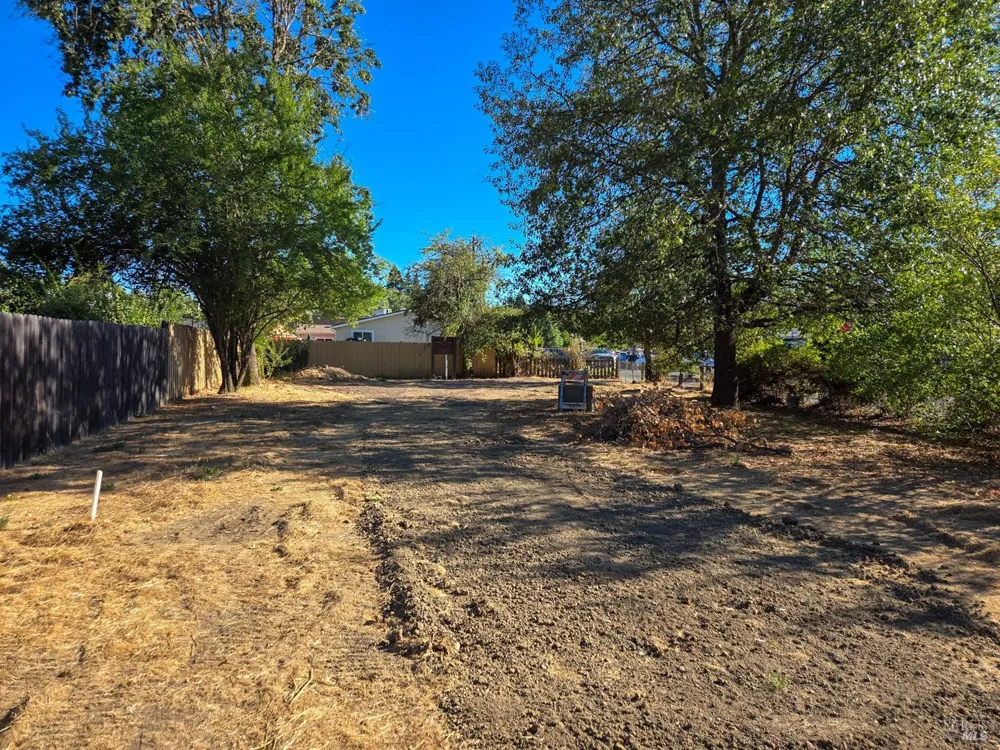 103 E Oak Street Willits, CA 95490