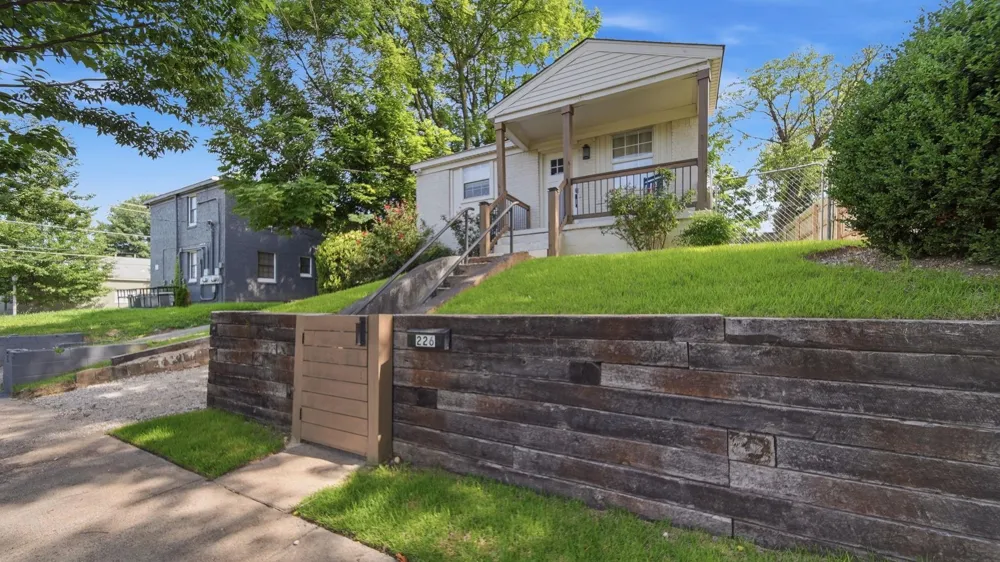 226 GREENLAW AVE Memphis, TN 38105