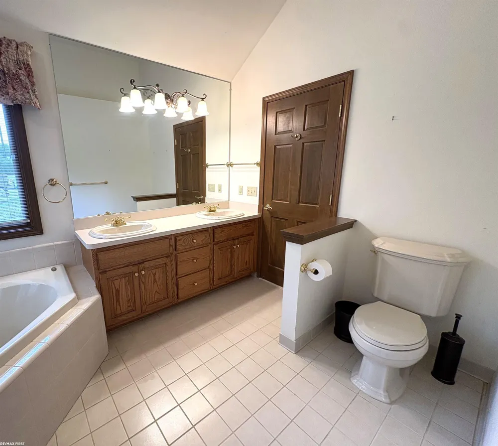 56411 Dickens Drive Shelby Charter Township, MI 48316