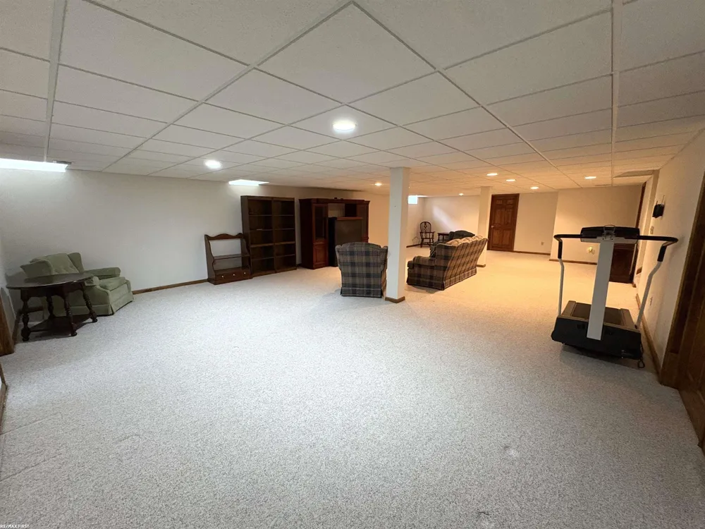 56411 Dickens Drive Shelby Charter Township, MI 48316