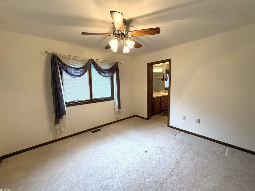 56411 Dickens Drive Shelby Charter Township, MI 48316