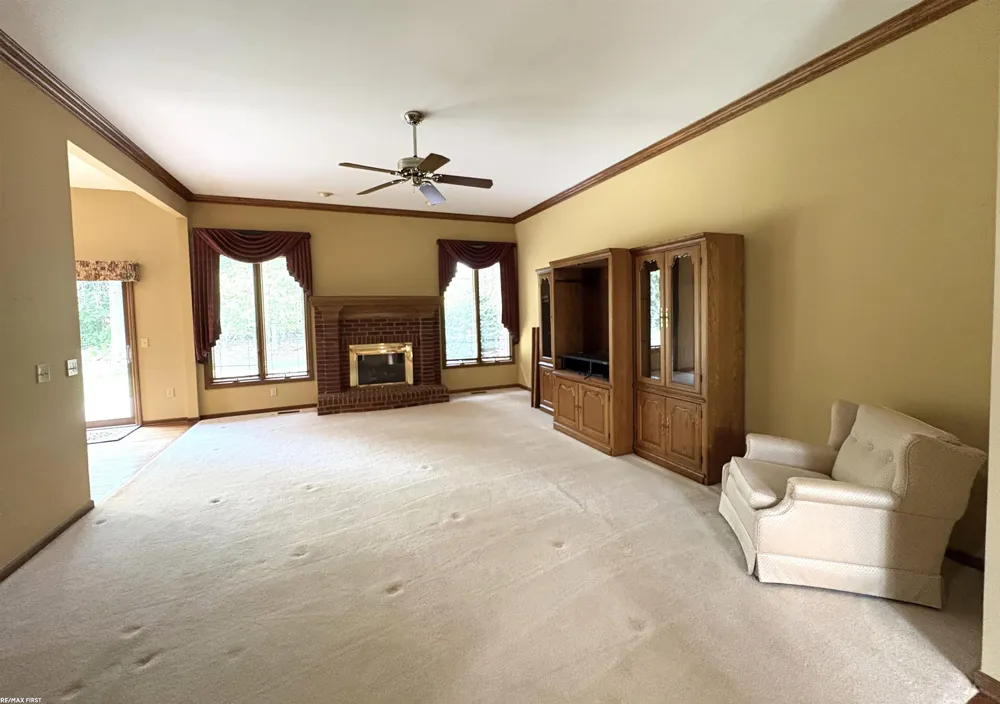 56411 Dickens Drive Shelby Charter Township, MI 48316