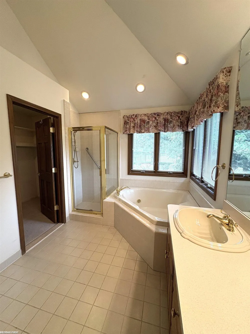 56411 Dickens Drive Shelby Charter Township, MI 48316