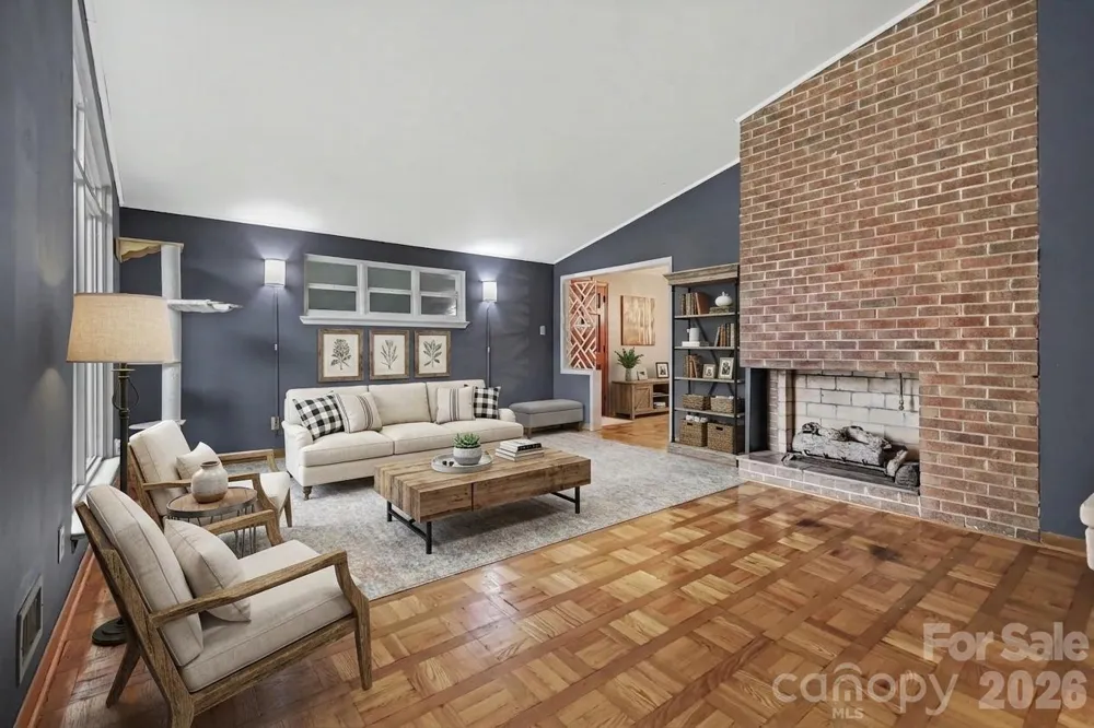 126 21st Avenue NW Hickory, NC 28601