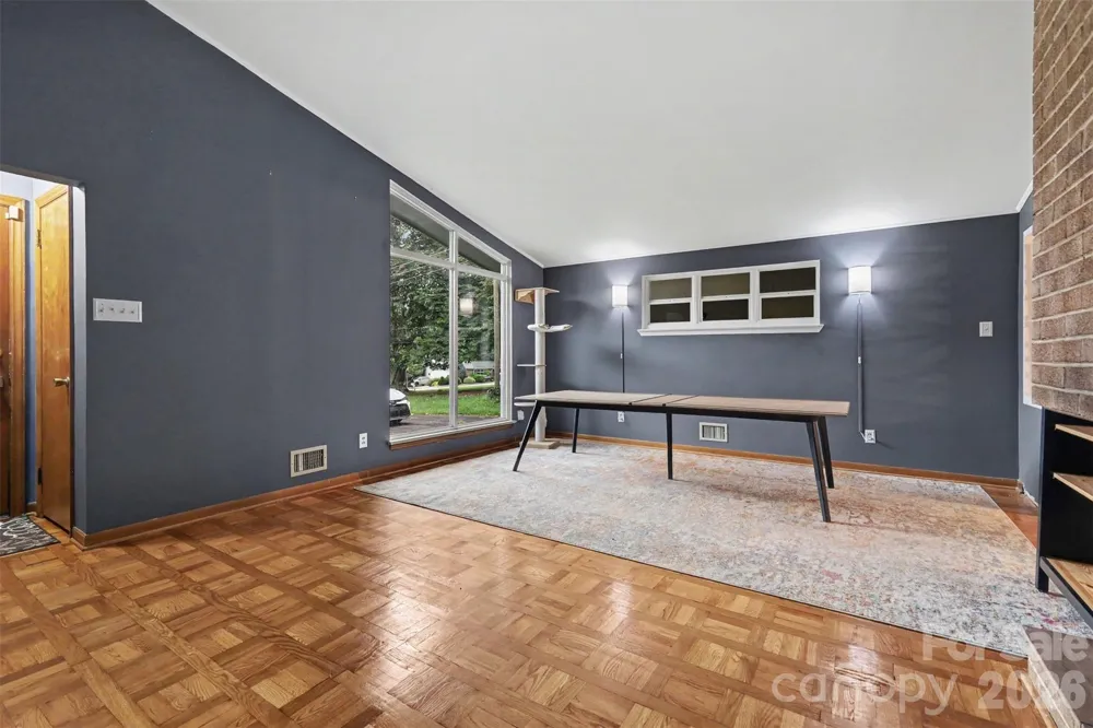 126 21st Avenue NW Hickory, NC 28601