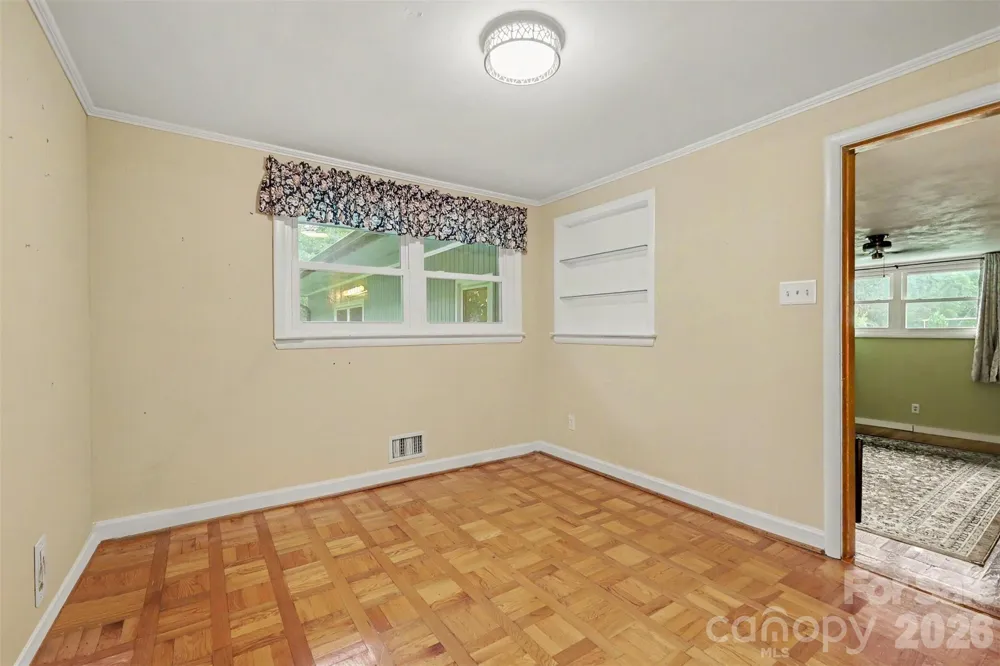 126 21st Avenue NW Hickory, NC 28601