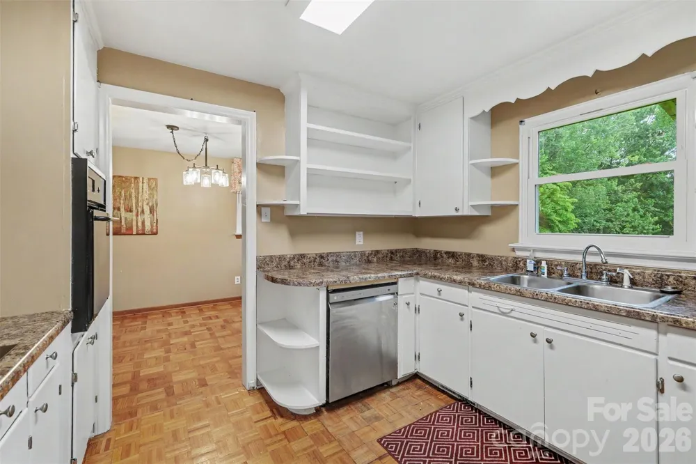 126 21st Avenue NW Hickory, NC 28601