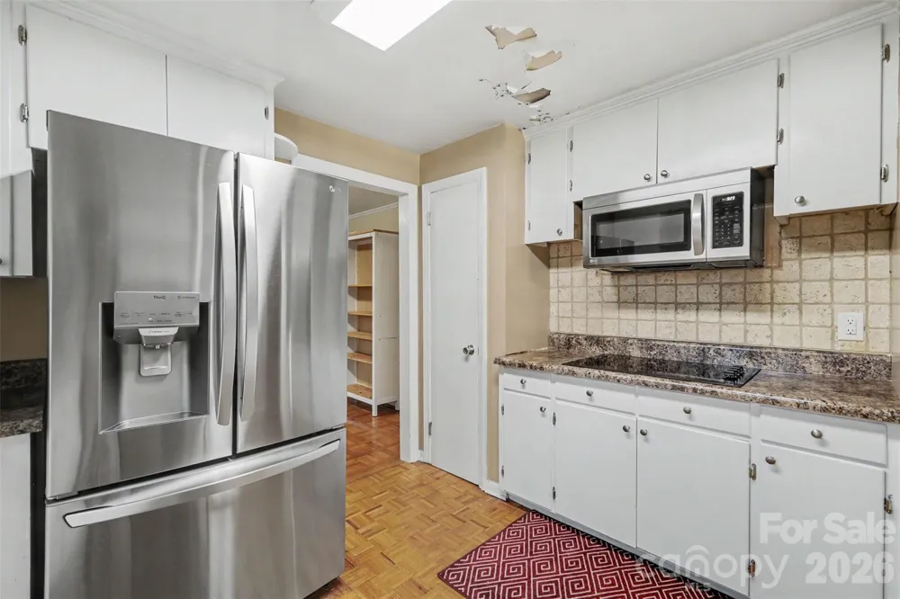 126 21st Avenue NW Hickory, NC 28601