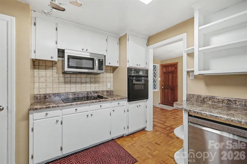 126 21st Avenue NW Hickory, NC 28601
