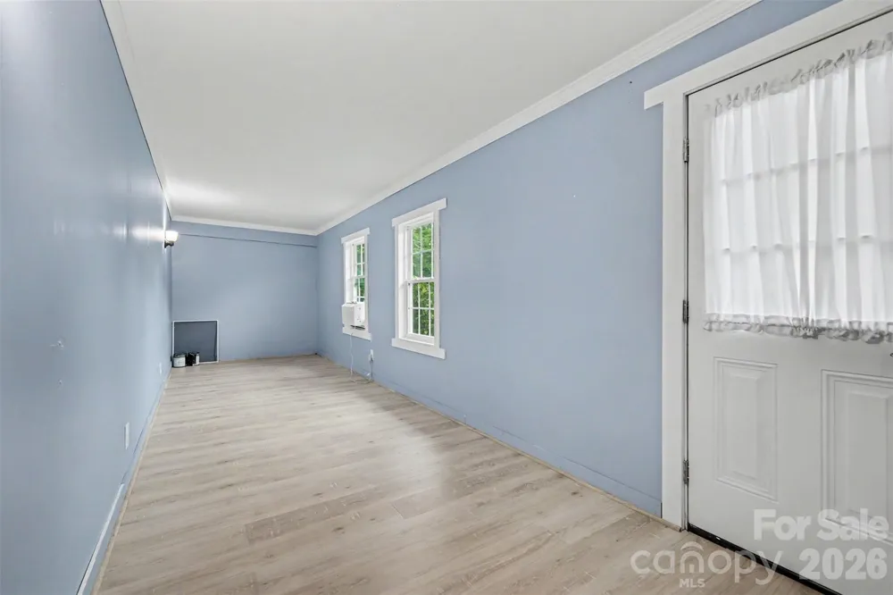 126 21st Avenue NW Hickory, NC 28601