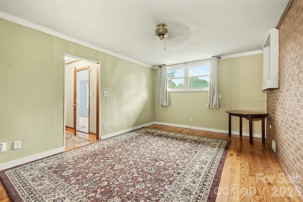 126 21st Avenue NW Hickory, NC 28601