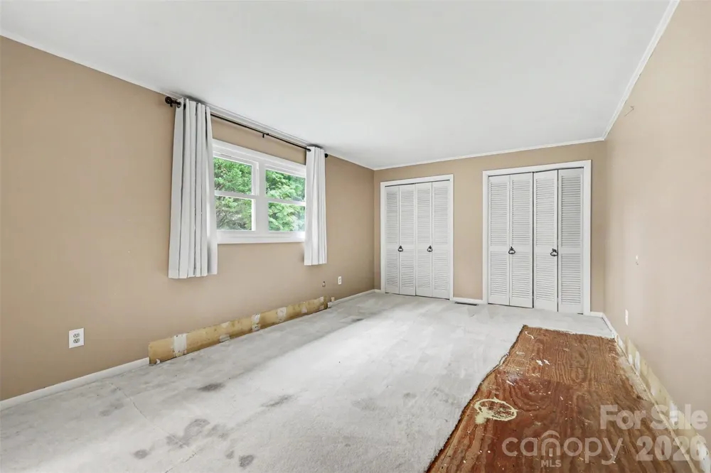 126 21st Avenue NW Hickory, NC 28601